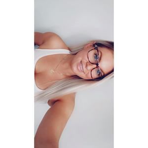 Meet your Posher, Carrie